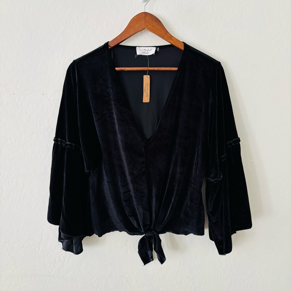 Lavender Field Boutique Black Velvet Tie-Front Top Small‎ Flutter Bell Sleeves